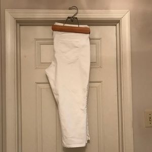 Old Navy White Rockstar Capris